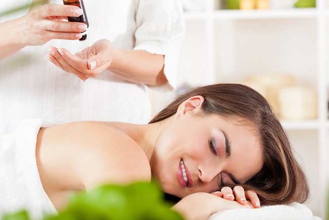 12 Essential Oils For Skin Care:acne, Scars, Inflammation And Beauty Care 2 Essential oils for skin care